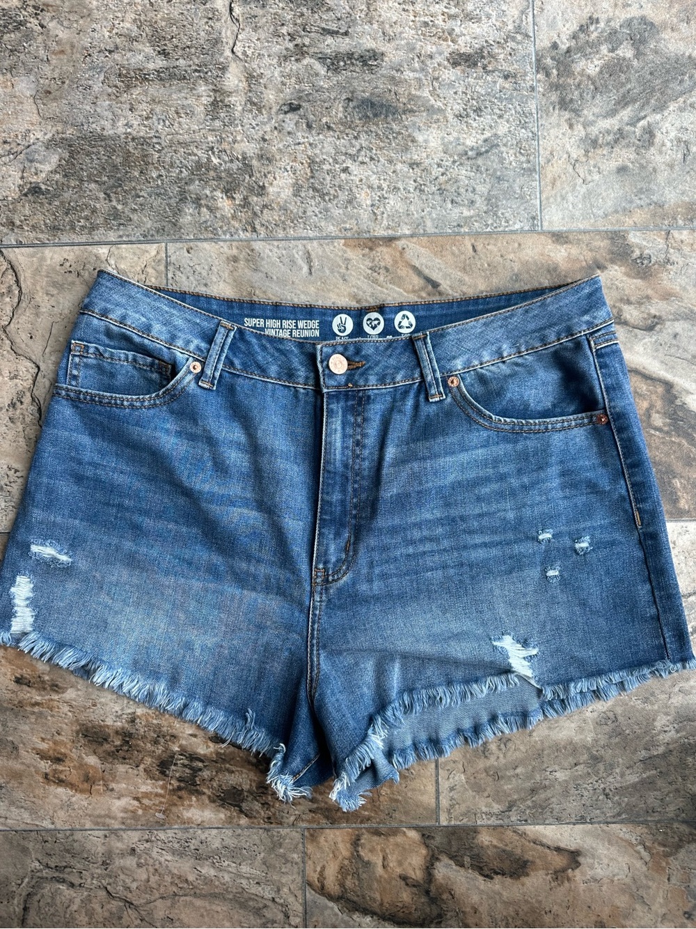 Rewash Jean Shorts - Picture 2 of 2